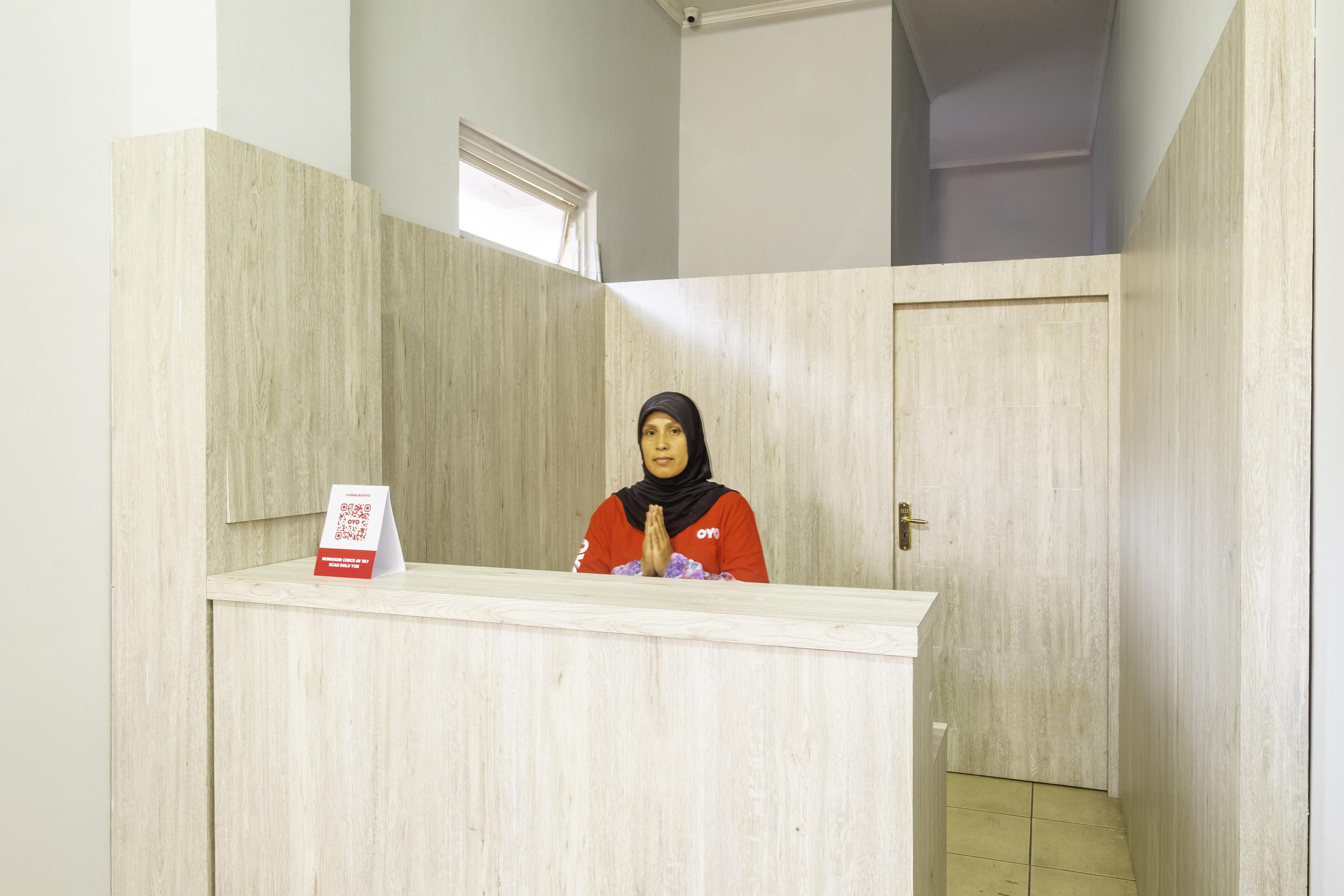 Karins Guesthouse Syariah Redpartner バンドゥン エクステリア 写真