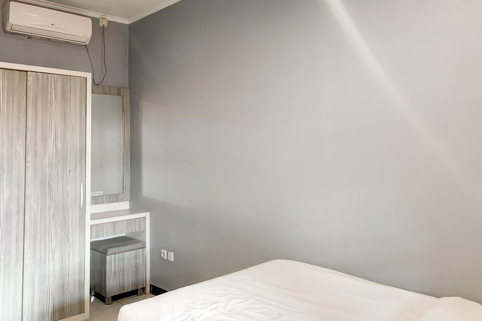 Karins Guesthouse Syariah Redpartner バンドゥン エクステリア 写真